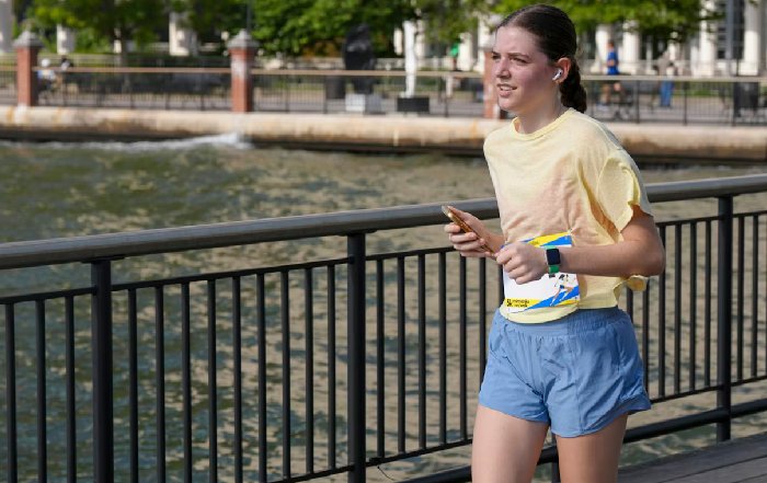 Article Image for Smartphone Technology and On-the-Go Fitness